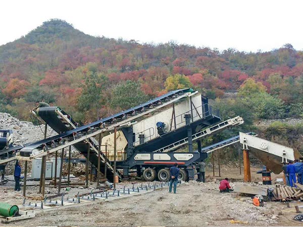 移動(dòng)式破碎機(jī) 移動(dòng)式破碎機(jī)