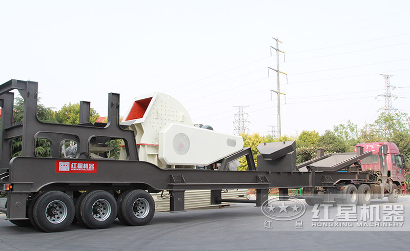 小型車式移動石子粉碎機發(fā)貨了 小型車式移動石子粉碎機發(fā)貨了