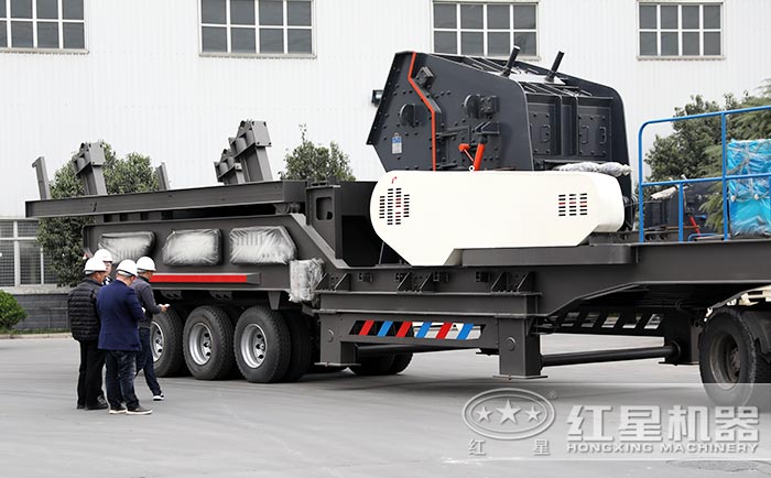 客戶到廠實地考察輪胎式車載移動粉石子機 客戶到廠實地考察輪胎式車載移動粉石子機