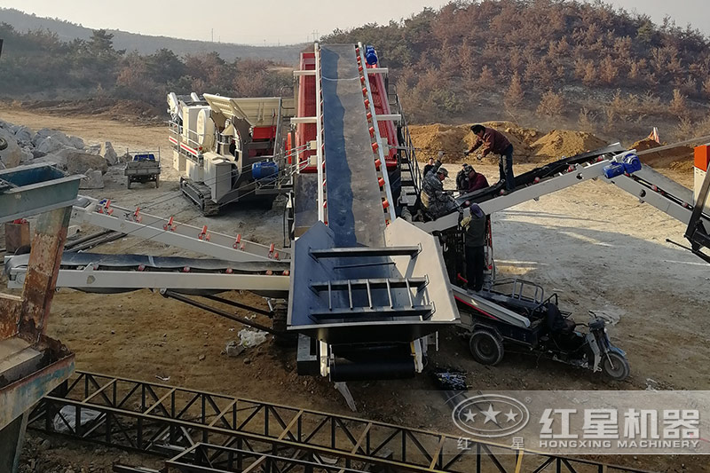 流動(dòng)石頭粹沙機(jī)現(xiàn)場(chǎng) 流動(dòng)石頭粹沙機(jī)現(xiàn)場(chǎng)