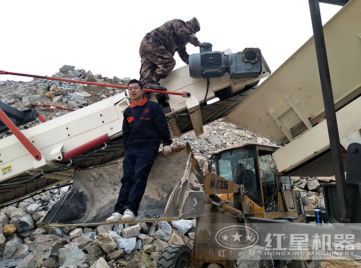 現(xiàn)場對設備進行安裝、調(diào)試