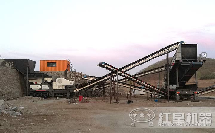 時產(chǎn)80噸移動型小型河卵石制沙機(jī)客戶現(xiàn)場 時產(chǎn)80噸移動型小型河卵石制沙機(jī)客戶現(xiàn)場