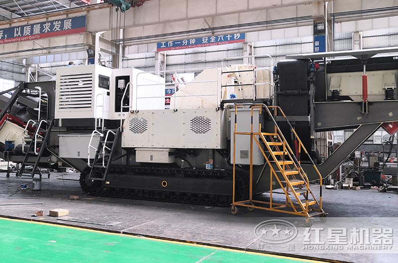 移動式反擊破碎機-履帶式驅(qū)動 移動式反擊破碎機-履帶式驅(qū)動